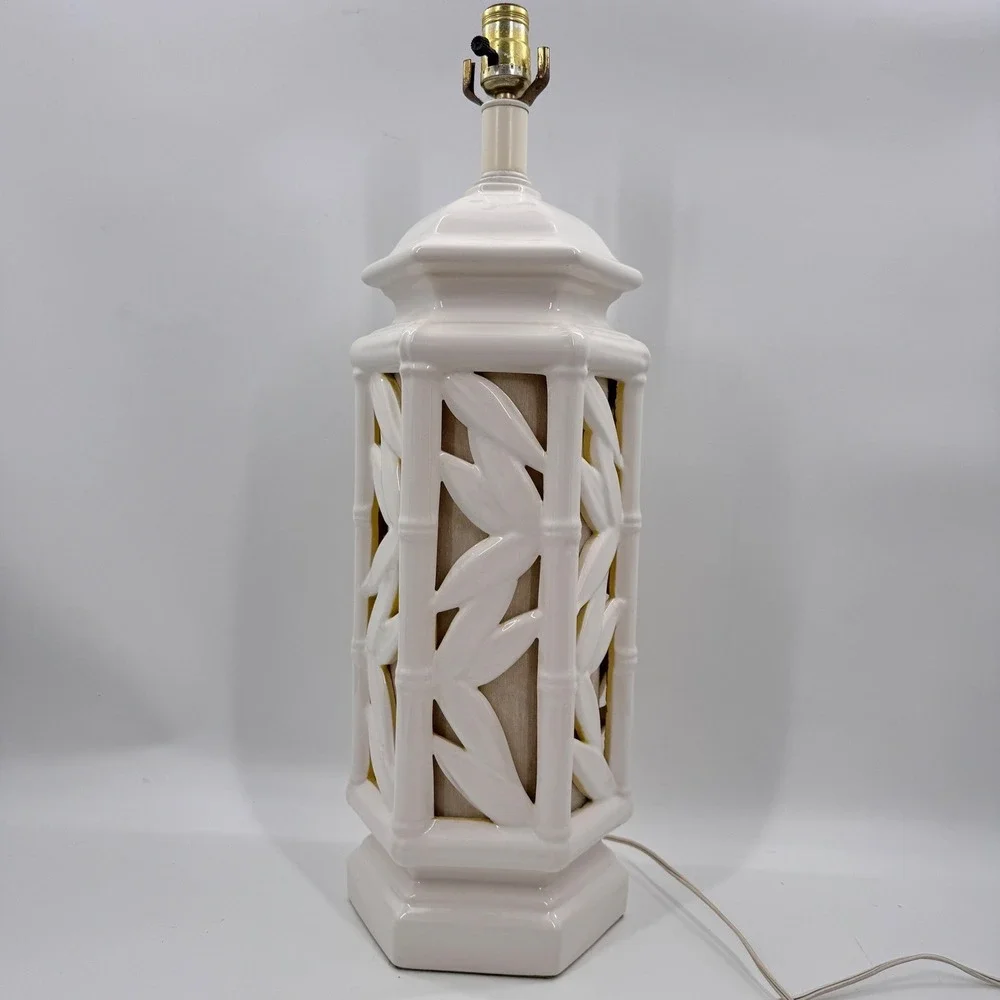 Vintage White Chinoiserie Pagoda Table Lamp Faux Bamboo Hollywood Regency